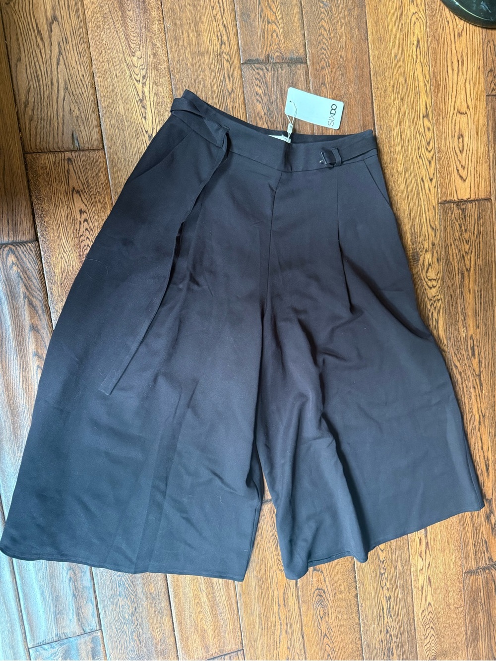 & Other Stories Black Wide-Leg Culotte Shorts